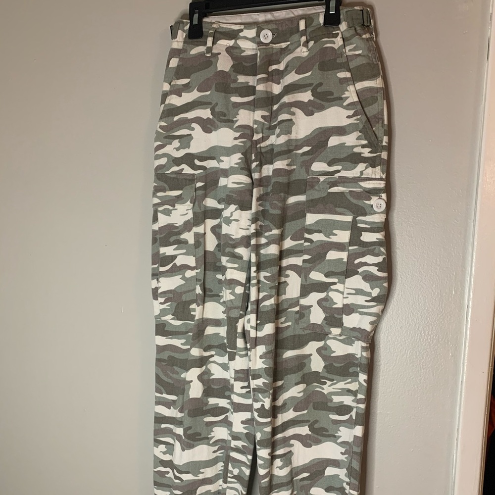 High Waisted camo joggers